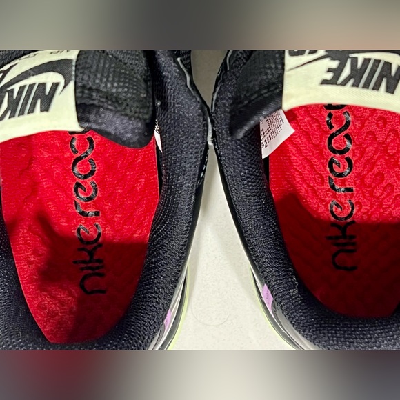 Air Force 1 React CD4366-001 Women’s Size 7.5 *Like New* - Picture 8 of 10